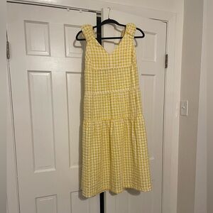 XS petite yellow/white flowy maxi dress. Bow on the back.